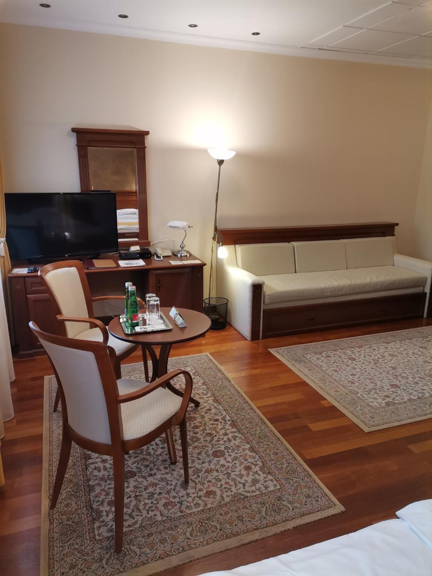 尼姆罗德生态餐厅&酒店 Karcag 外观 照片