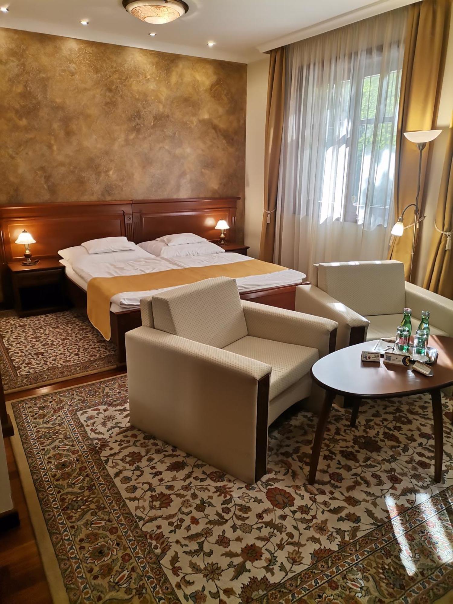 尼姆罗德生态餐厅&酒店 Karcag 外观 照片